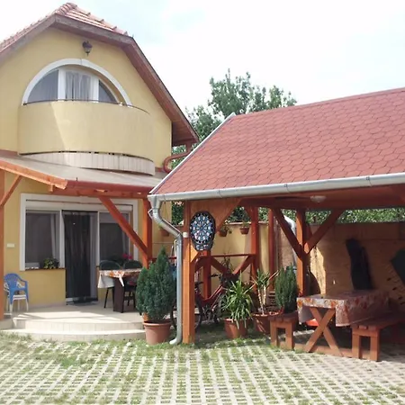 Διαμέρισμα Andrea *