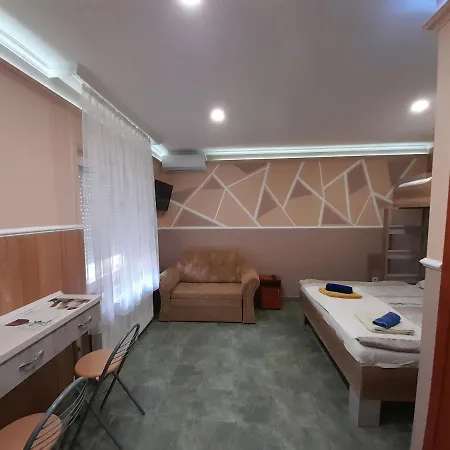 Andrea Apartment *